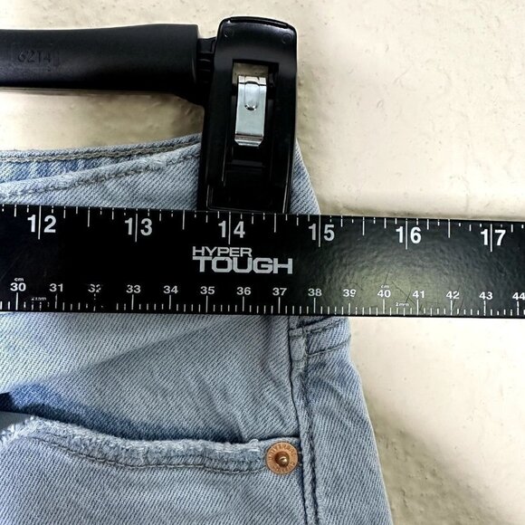 Universal Threads Light Wash High Rise Shortie Distressed Shorts Womens 4/27R - Picture 2 of 8